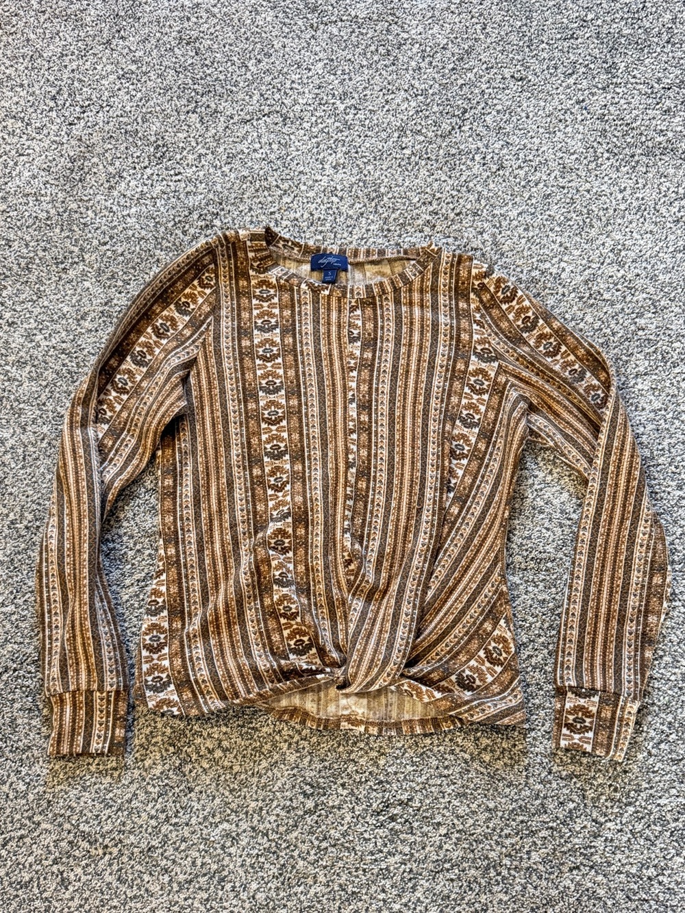 Daytrip Girlβs Twist Front Long Sleeve Top Size Youth Small